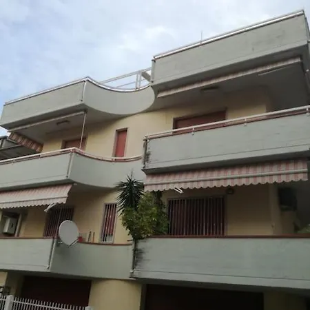 Attico Con Terrazza Sul Lungomare Apartmán
