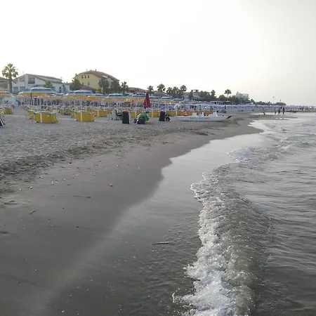 Attico Con Terrazza Sul Lungomare Apartmán *