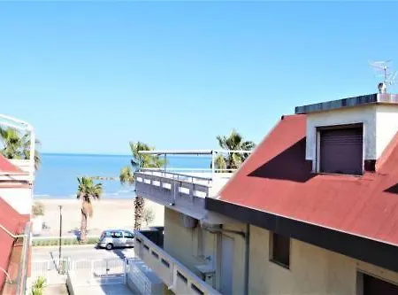Attico Con Terrazza Sul Lungomare * Мартинсикуро